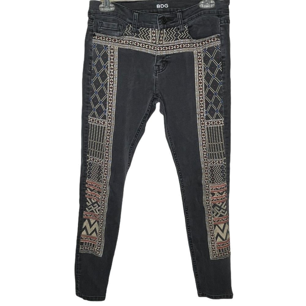 BDG Mid Rise Twig Ankle Embroidered‎ Jeans